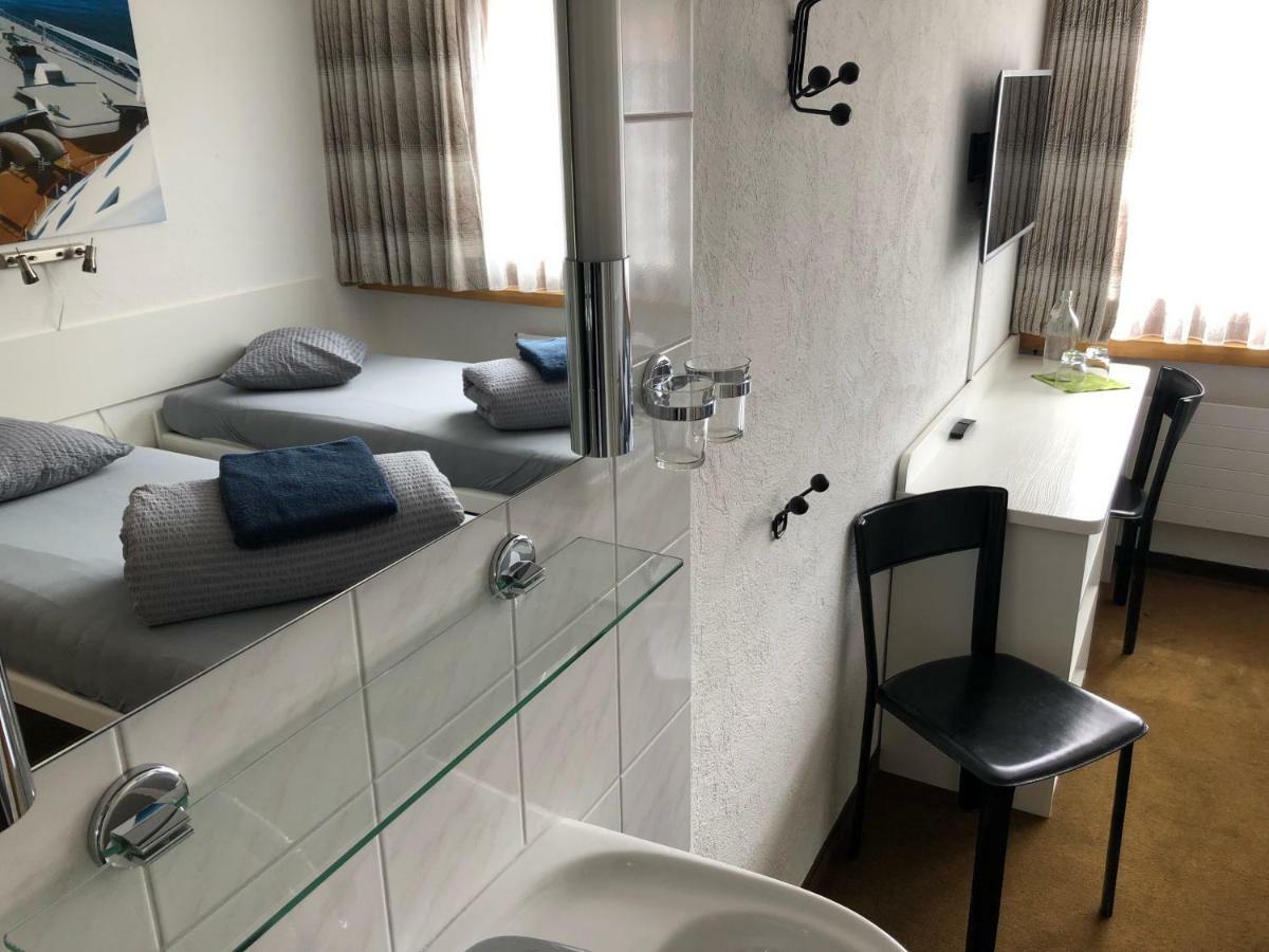 Catrina Lodge Disentis Bagian luar foto